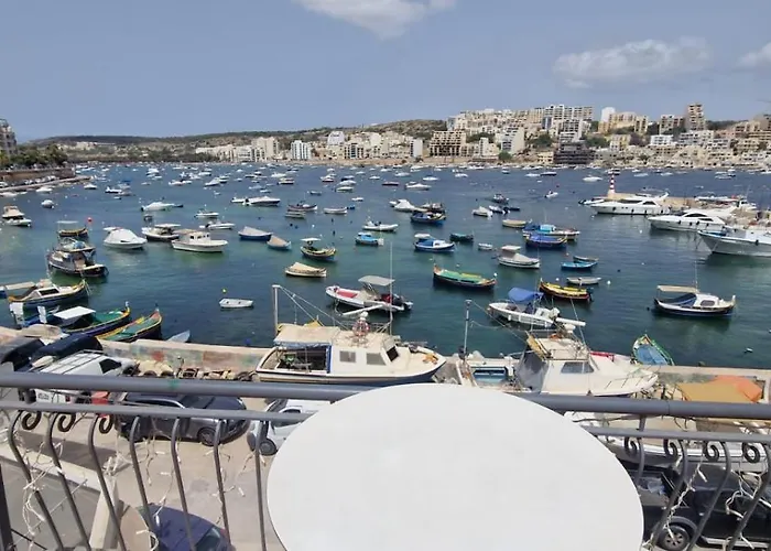 The View Of The Saint Paul's Bay Lägenhet *